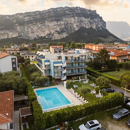 Hotel Holiday Sport & Relax Torbole Sul Garda Luaran gambar