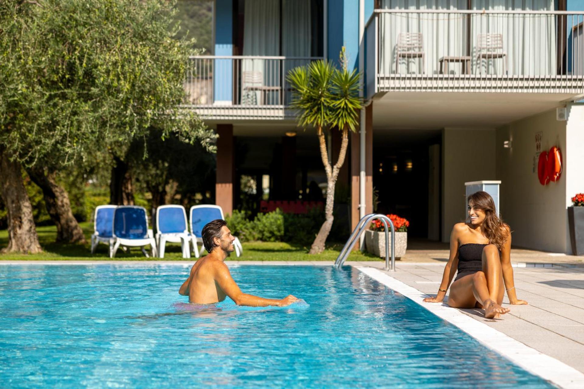 Hotel Holiday Sport & Relax Torbole Sul Garda Luaran gambar