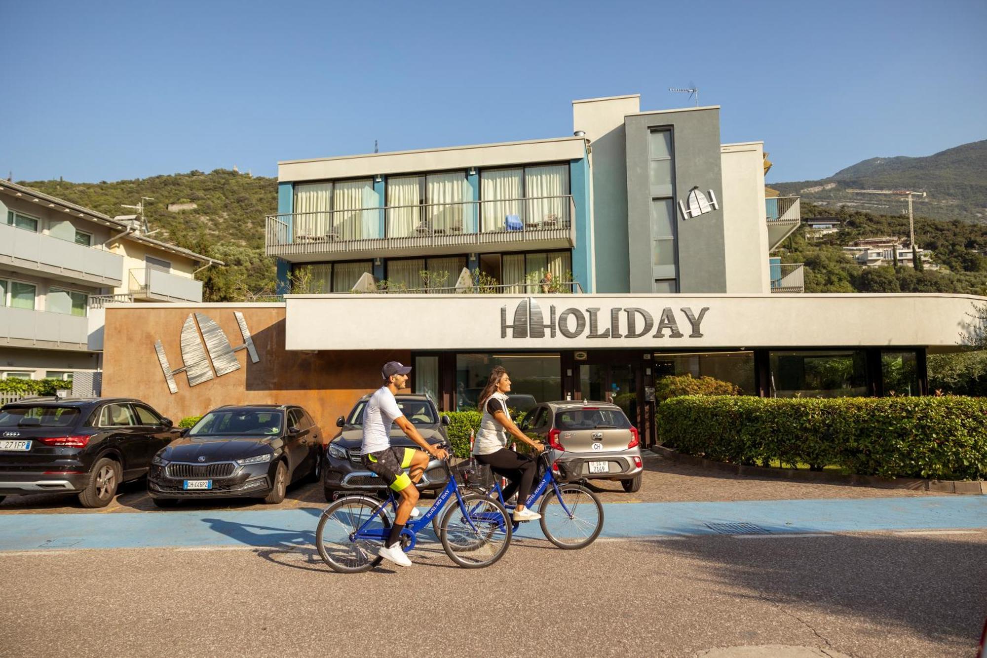 Hotel Holiday Sport & Relax Torbole Sul Garda Luaran gambar