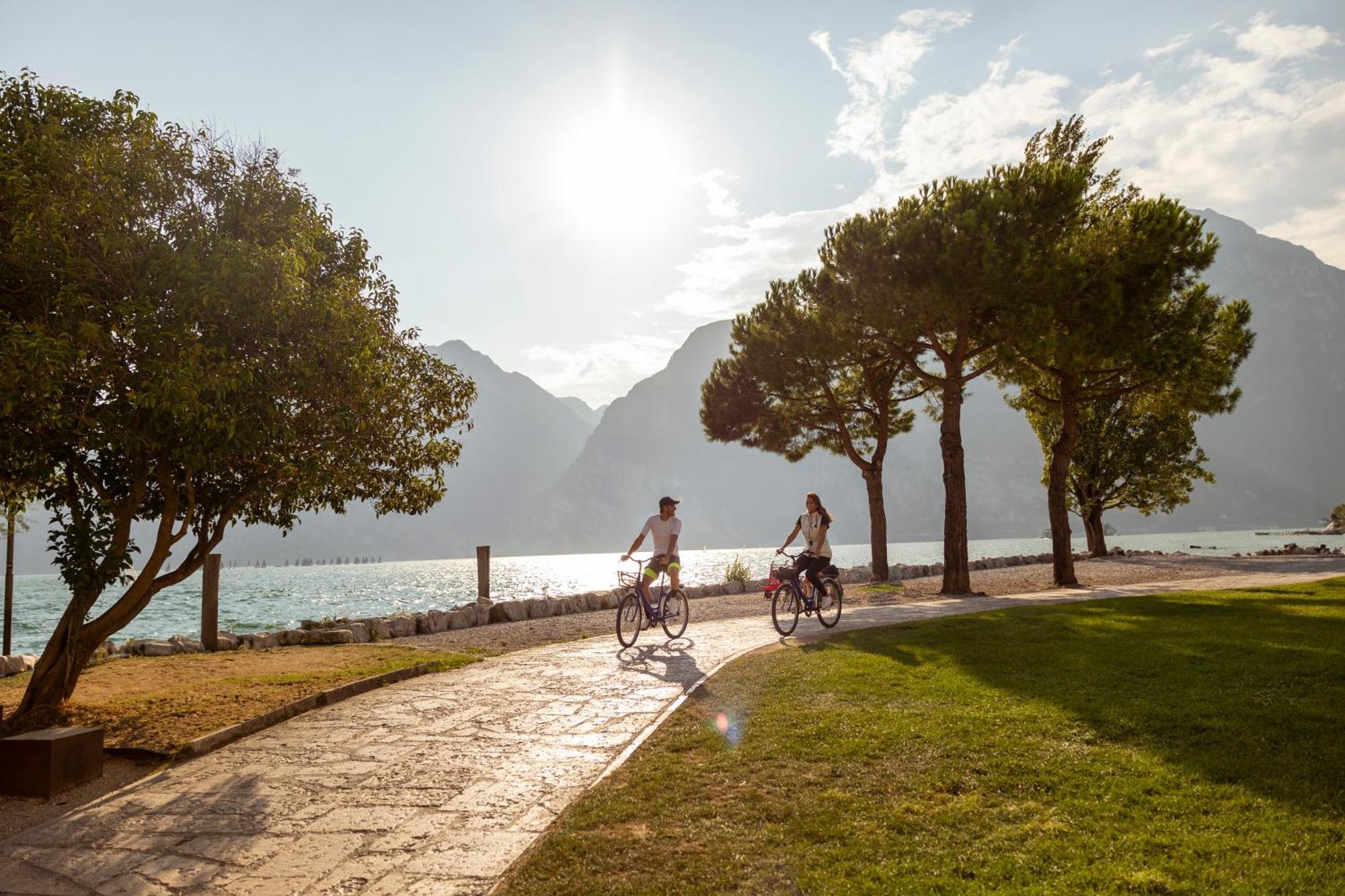 Hotel Holiday Sport & Relax Torbole Sul Garda Luaran gambar