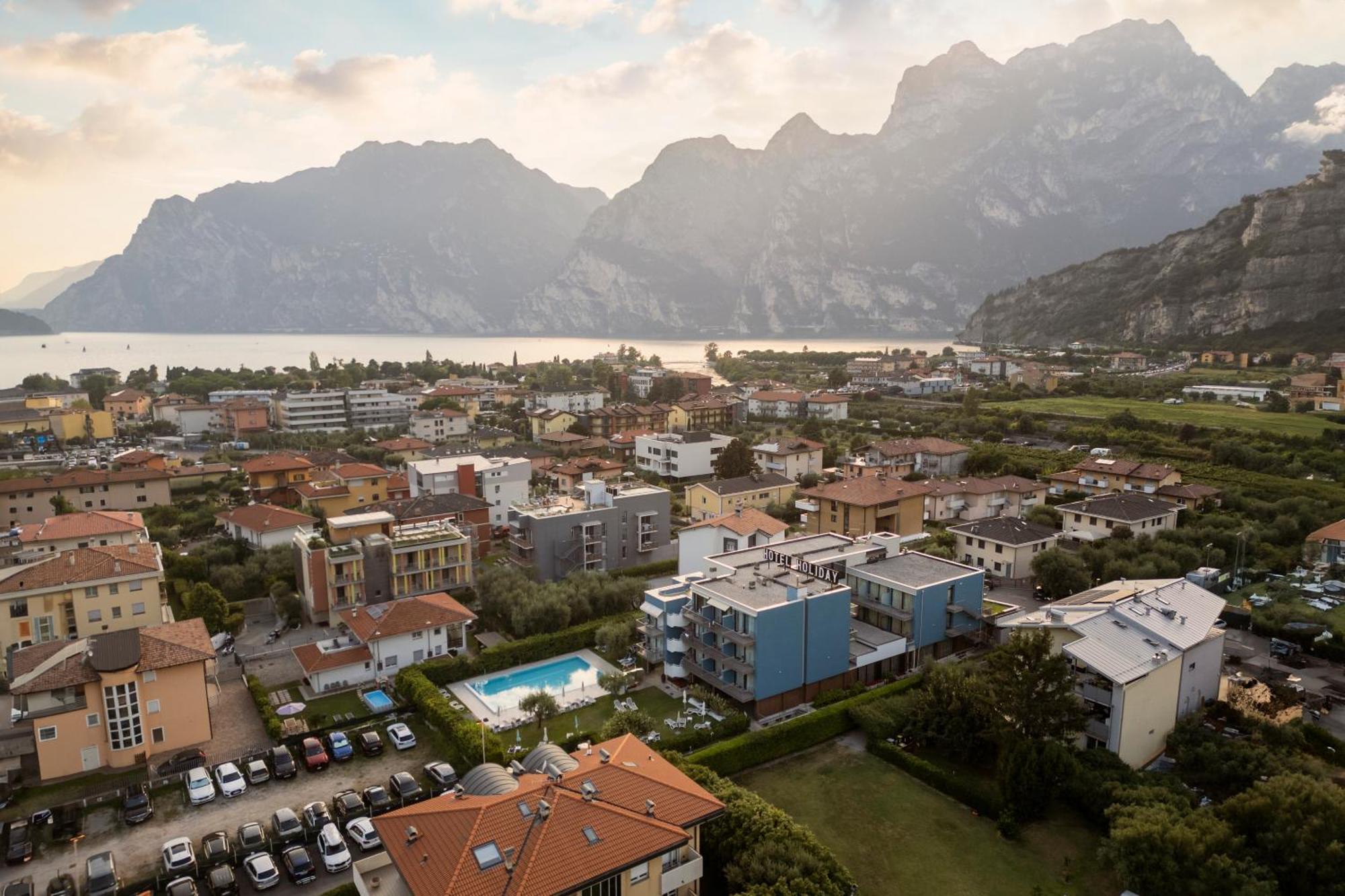 Hotel Holiday Sport & Relax Torbole Sul Garda Luaran gambar