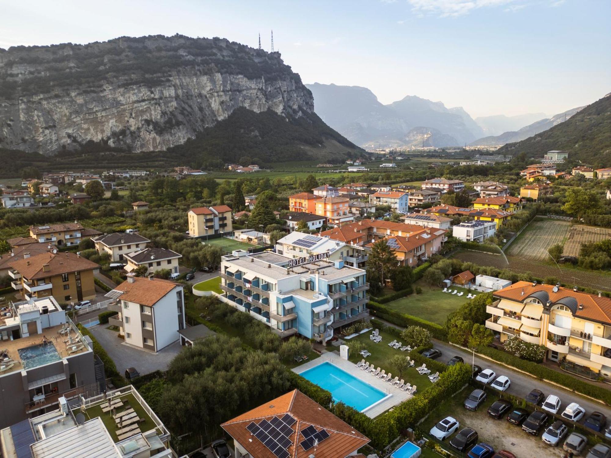 Hotel Holiday Sport & Relax Torbole Sul Garda Luaran gambar