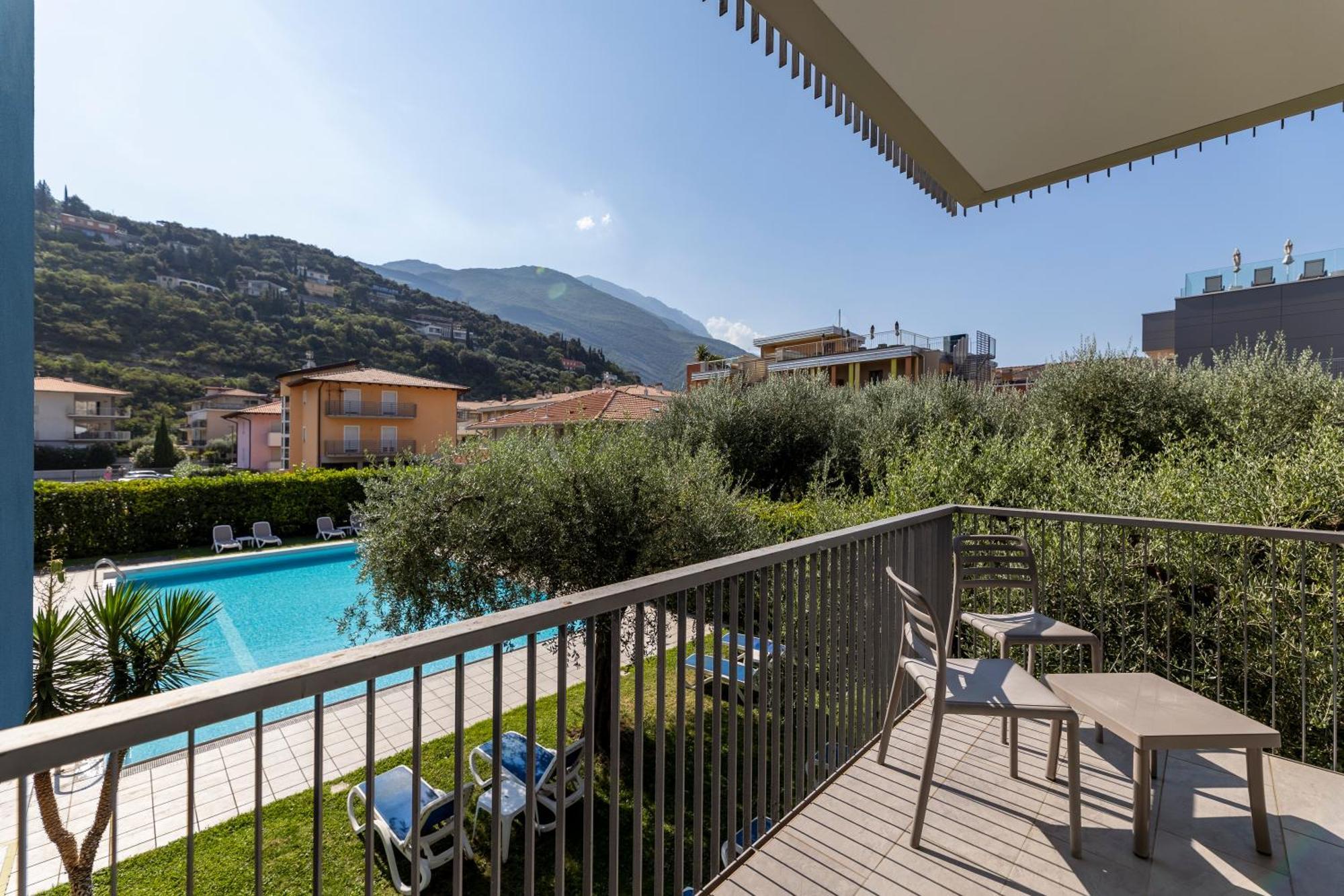 Hotel Holiday Sport & Relax Torbole Sul Garda Luaran gambar