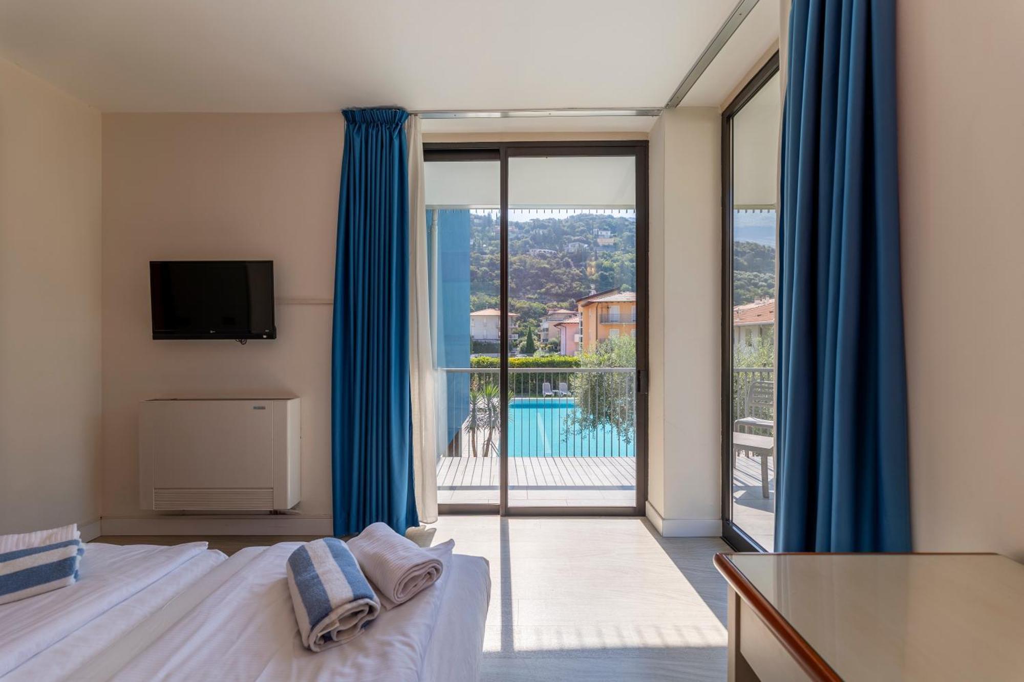 Hotel Holiday Sport & Relax Torbole Sul Garda Luaran gambar