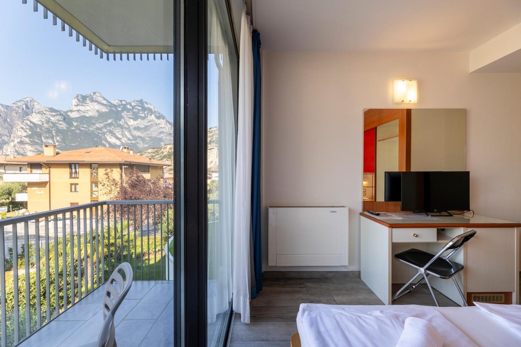 Hotel Holiday Sport & Relax Torbole Sul Garda Luaran gambar